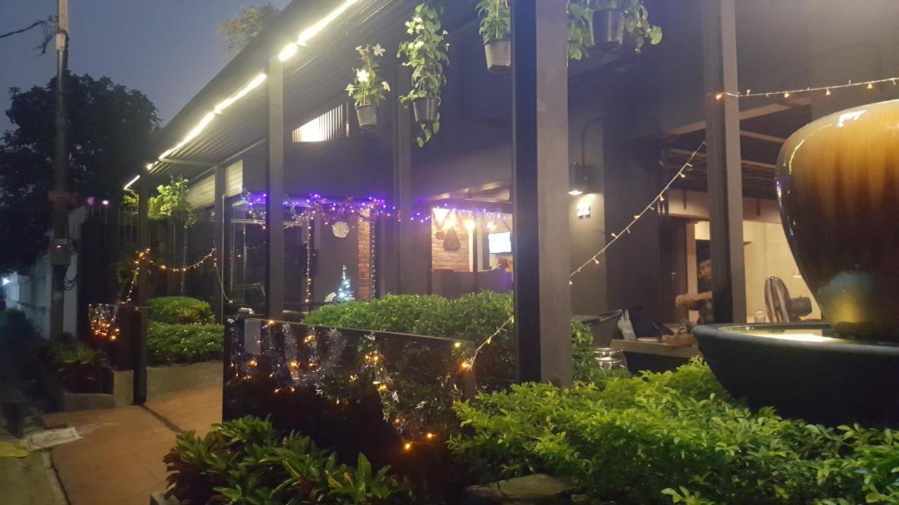 Bangkok Bed Place Экстерьер фото