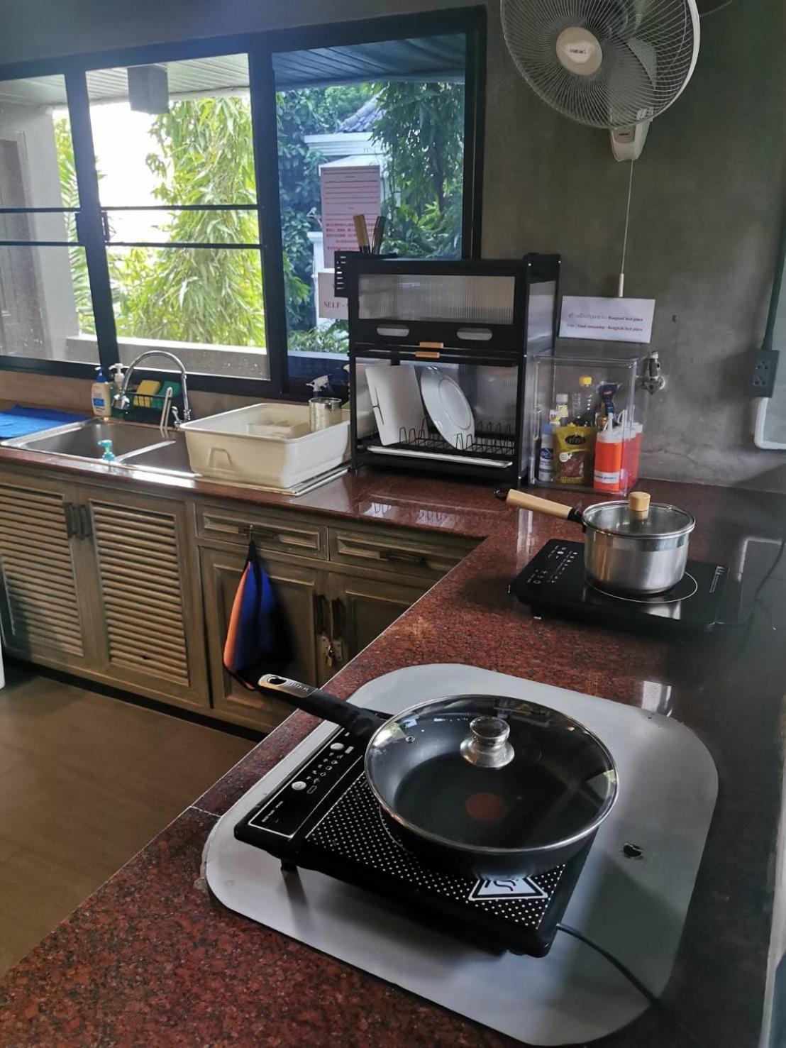 Bangkok Bed Place Экстерьер фото